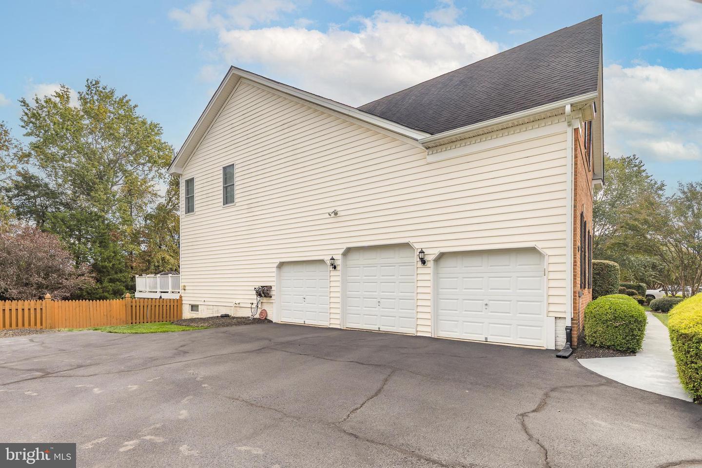 5361 BOWERS HILL DR, HAYMARKET, Virginia 20169, 4 Bedrooms Bedrooms, ,4 BathroomsBathrooms,Residential,For sale,5361 BOWERS HILL DR,VAPW2110086 MLS # VAPW2110086