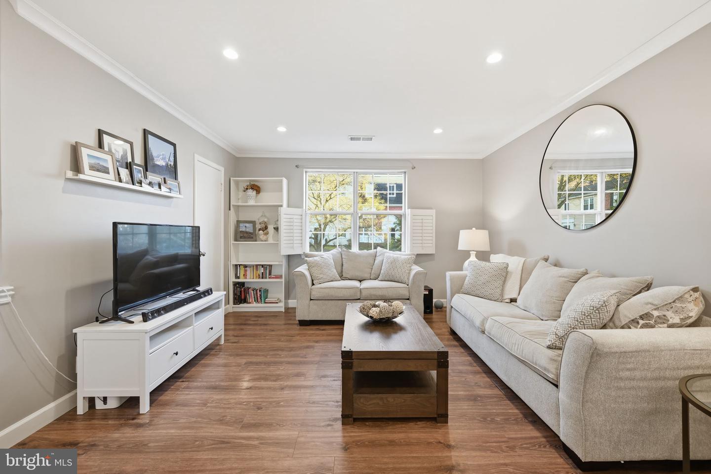 4608 28TH RD S #B, ARLINGTON, Virginia 22206, 2 Bedrooms Bedrooms, 3 Rooms Rooms,1 BathroomBathrooms,Residential,For sale,4608 28TH RD S #B,VAAR2067444 MLS # VAAR2067444