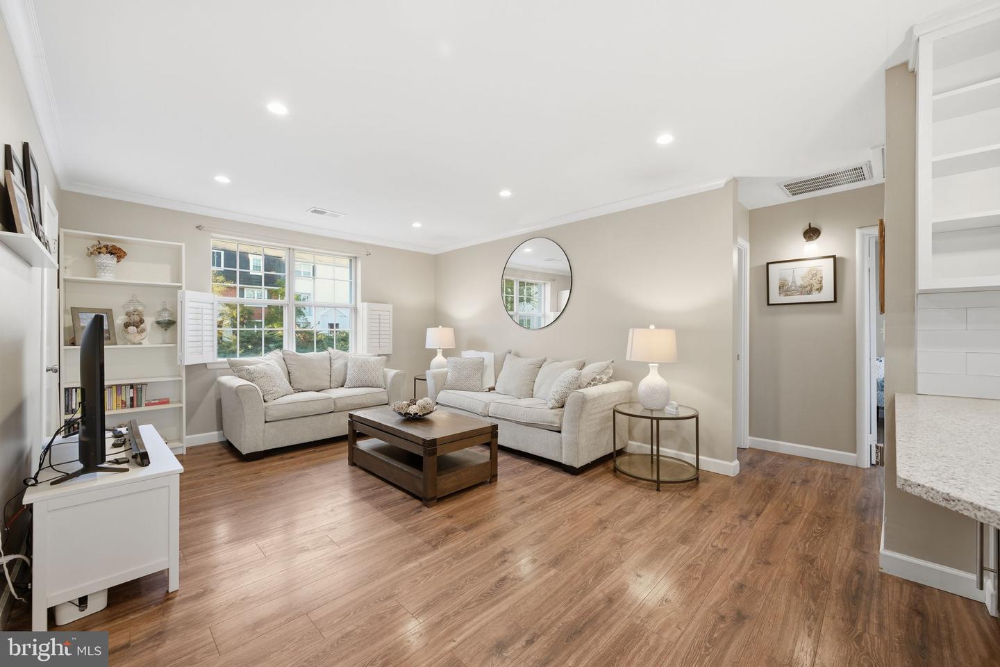 4608 28TH RD S #B, ARLINGTON, Virginia 22206, 2 Bedrooms Bedrooms, 3 Rooms Rooms,1 BathroomBathrooms,Residential,For sale,4608 28TH RD S #B,VAAR2067444 MLS # VAAR2067444