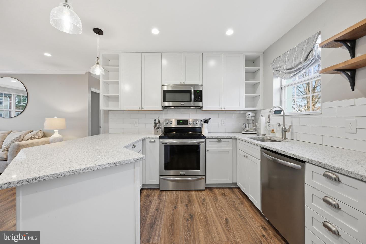 4608 28TH RD S #B, ARLINGTON, Virginia 22206, 2 Bedrooms Bedrooms, 3 Rooms Rooms,1 BathroomBathrooms,Residential,For sale,4608 28TH RD S #B,VAAR2067444 MLS # VAAR2067444