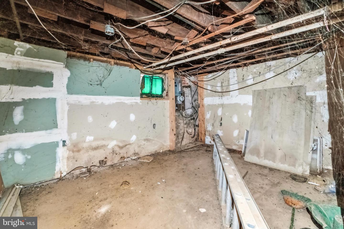 744 GRESHAM PL NW, WASHINGTON, District Of Columbia 20001, 3 Bedrooms Bedrooms, ,1 BathroomBathrooms,Residential,For sale,744 GRESHAM PL NW,DCDC2240192 MLS # DCDC2240192