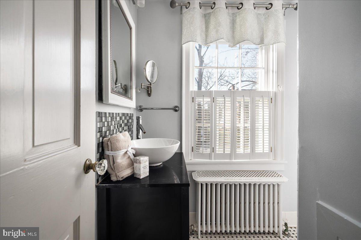 330 W CECIL ST, WINCHESTER, Virginia 22601, 3 Bedrooms Bedrooms, ,2 BathroomsBathrooms,Residential,For sale,330 W CECIL ST,VAWI2009700 MLS # VAWI2009700