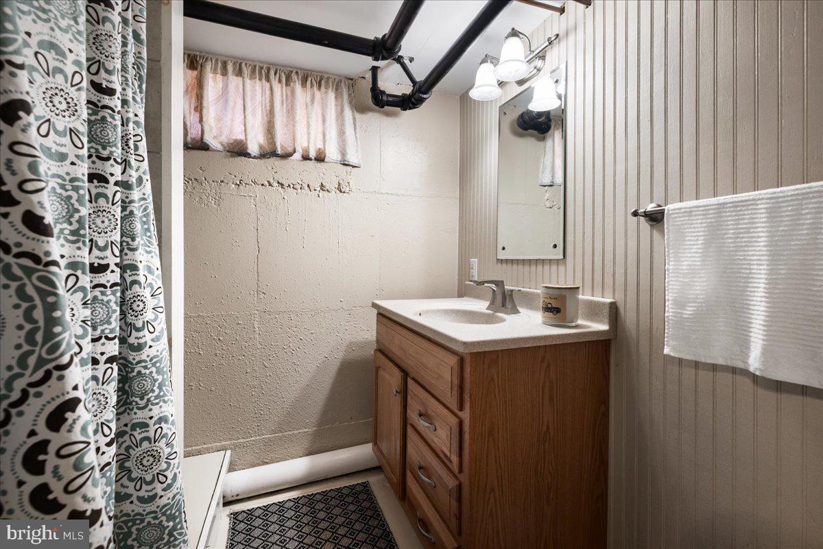 330 W CECIL ST, WINCHESTER, Virginia 22601, 3 Bedrooms Bedrooms, ,2 BathroomsBathrooms,Residential,For sale,330 W CECIL ST,VAWI2009700 MLS # VAWI2009700