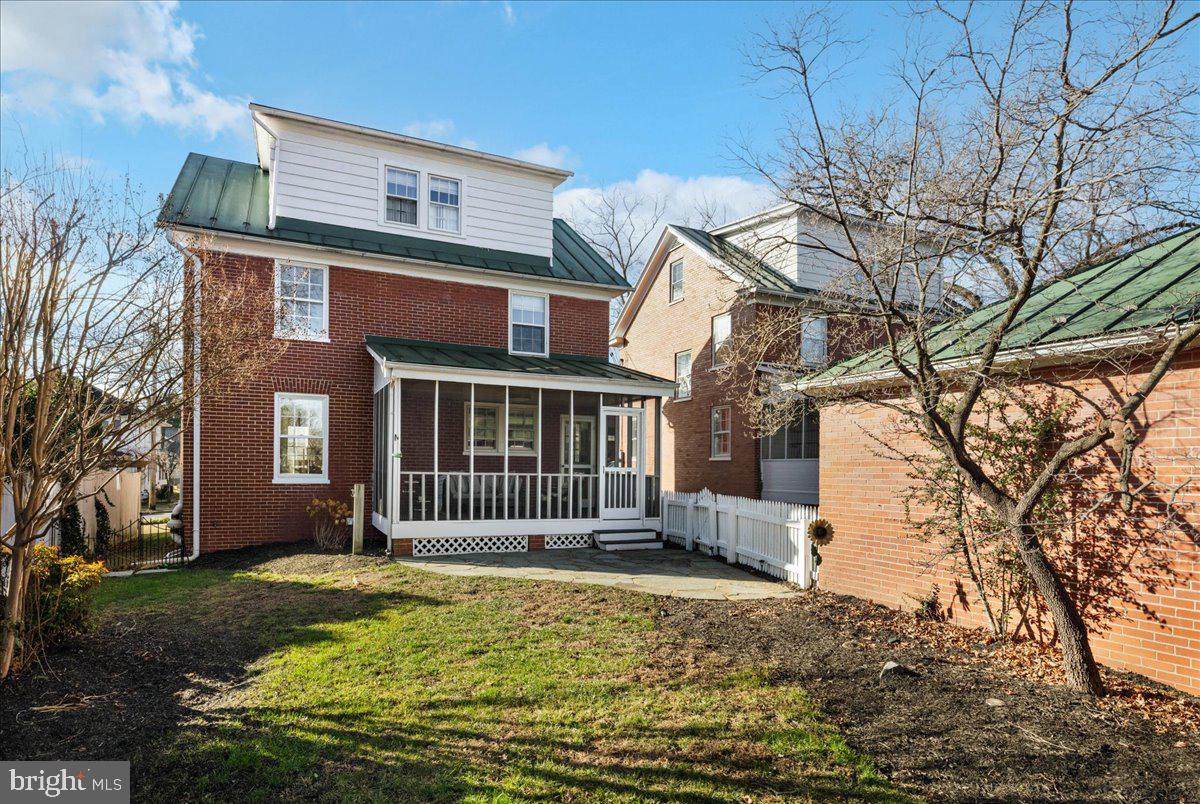 330 W CECIL ST, WINCHESTER, Virginia 22601, 3 Bedrooms Bedrooms, ,2 BathroomsBathrooms,Residential,For sale,330 W CECIL ST,VAWI2009700 MLS # VAWI2009700