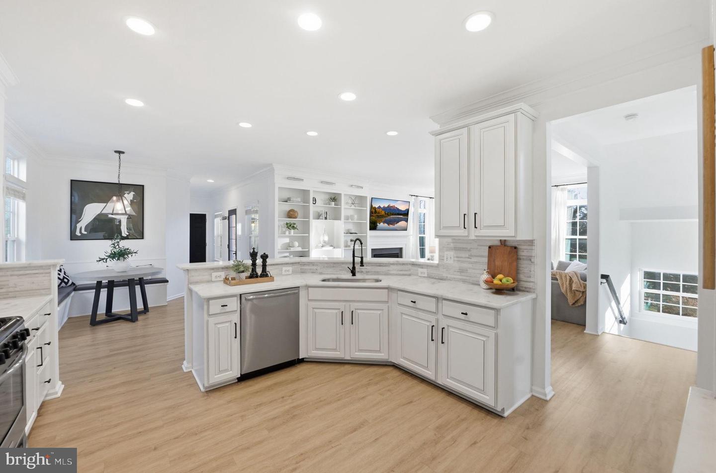 43038 TIPPMAN PL, CHANTILLY, Virginia 20152, 4 Bedrooms Bedrooms, 16 Rooms Rooms,3 BathroomsBathrooms,Residential,For sale,43038 TIPPMAN PL,VALO2113536 MLS # VALO2113536