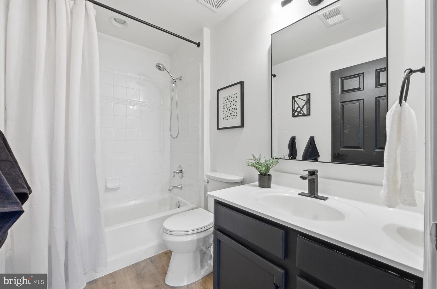 43038 TIPPMAN PL, CHANTILLY, Virginia 20152, 4 Bedrooms Bedrooms, 16 Rooms Rooms,3 BathroomsBathrooms,Residential,For sale,43038 TIPPMAN PL,VALO2113536 MLS # VALO2113536