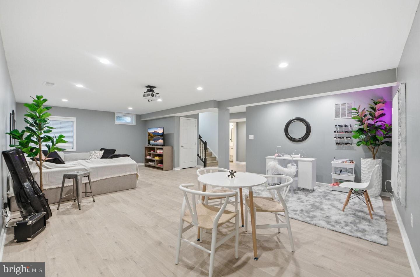 43038 TIPPMAN PL, CHANTILLY, Virginia 20152, 4 Bedrooms Bedrooms, 16 Rooms Rooms,3 BathroomsBathrooms,Residential,For sale,43038 TIPPMAN PL,VALO2113536 MLS # VALO2113536