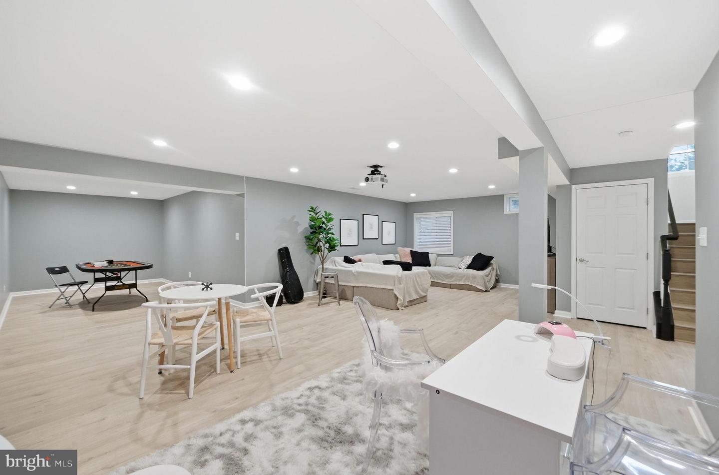 43038 TIPPMAN PL, CHANTILLY, Virginia 20152, 4 Bedrooms Bedrooms, 16 Rooms Rooms,3 BathroomsBathrooms,Residential,For sale,43038 TIPPMAN PL,VALO2113536 MLS # VALO2113536