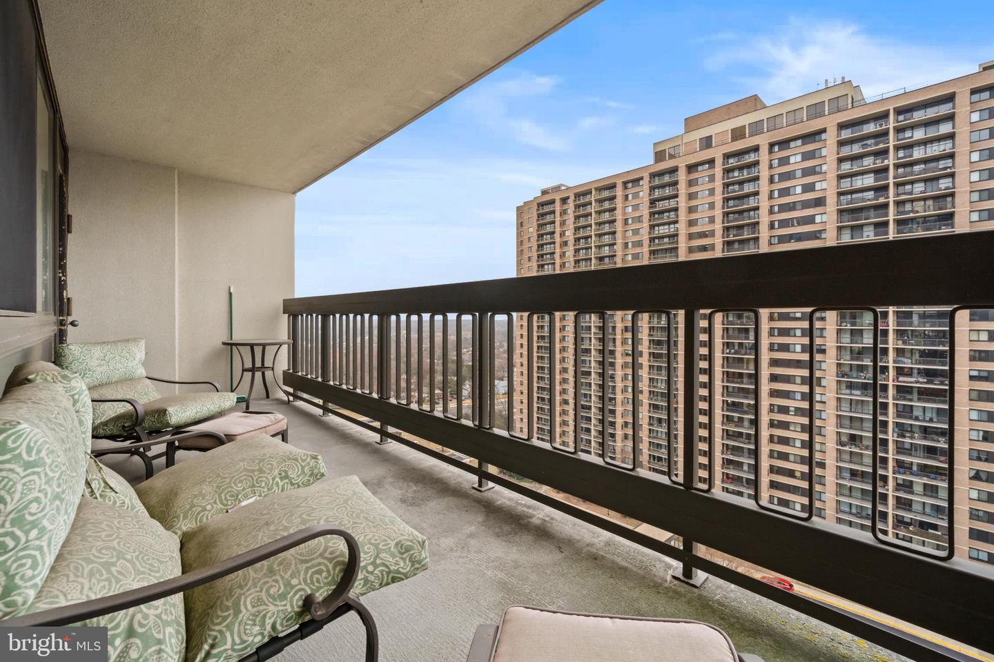 5501 SEMINARY RD #1503S, FALLS CHURCH, Virginia 22041, 1 Bedroom Bedrooms, 4 Rooms Rooms,1 BathroomBathrooms,Residential,For sale,5501 SEMINARY RD #1503S,VAFX2284700 MLS # VAFX2284700