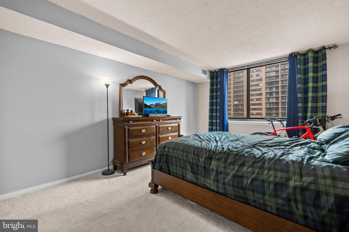 5501 SEMINARY RD #1503S, FALLS CHURCH, Virginia 22041, 1 Bedroom Bedrooms, 4 Rooms Rooms,1 BathroomBathrooms,Residential,For sale,5501 SEMINARY RD #1503S,VAFX2284700 MLS # VAFX2284700