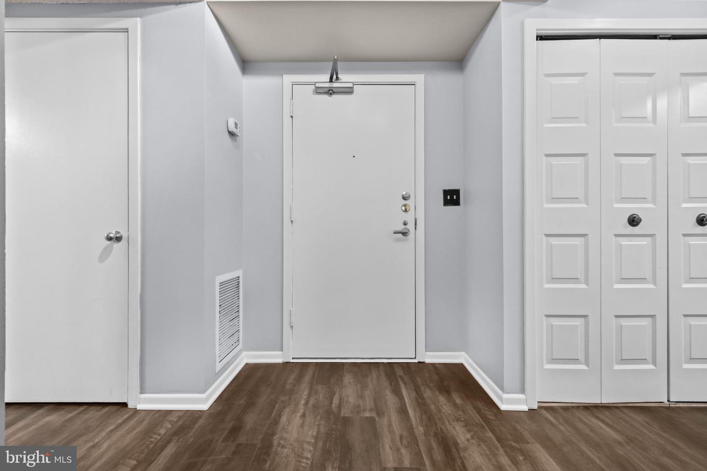 5501 SEMINARY RD #1503S, FALLS CHURCH, Virginia 22041, 1 Bedroom Bedrooms, 4 Rooms Rooms,1 BathroomBathrooms,Residential,For sale,5501 SEMINARY RD #1503S,VAFX2284700 MLS # VAFX2284700