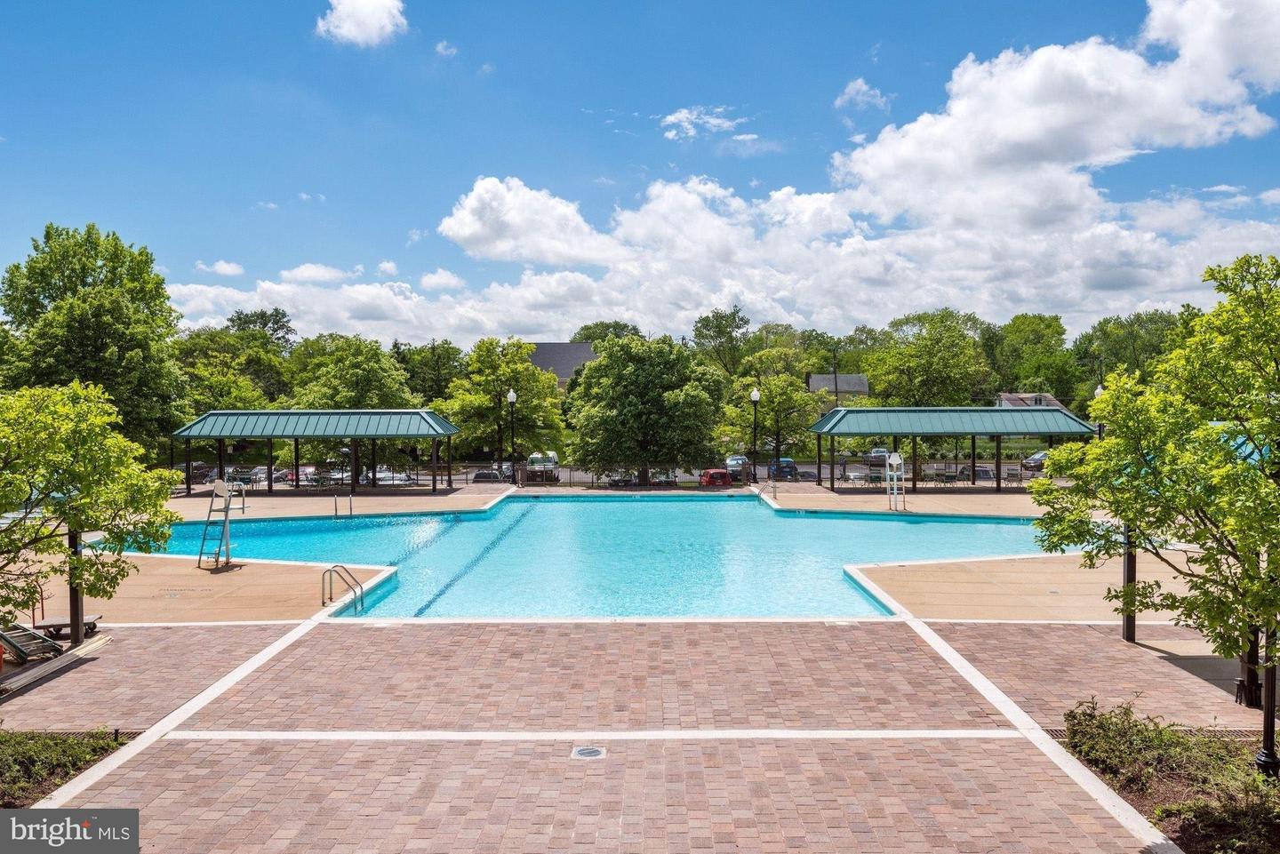 5501 SEMINARY RD #1503S, FALLS CHURCH, Virginia 22041, 1 Bedroom Bedrooms, 4 Rooms Rooms,1 BathroomBathrooms,Residential,For sale,5501 SEMINARY RD #1503S,VAFX2284700 MLS # VAFX2284700