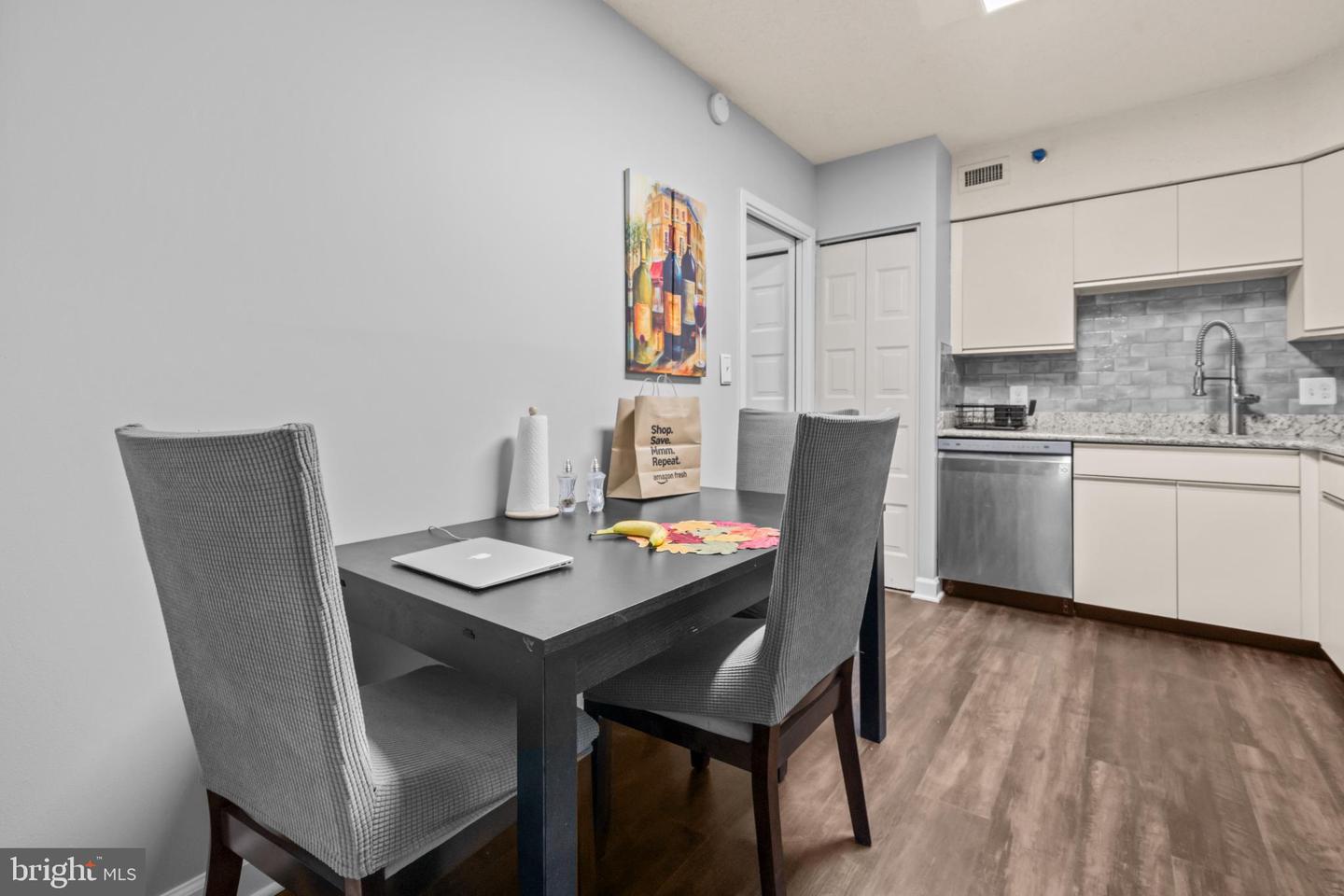 5501 SEMINARY RD #1503S, FALLS CHURCH, Virginia 22041, 1 Bedroom Bedrooms, 4 Rooms Rooms,1 BathroomBathrooms,Residential,For sale,5501 SEMINARY RD #1503S,VAFX2284700 MLS # VAFX2284700