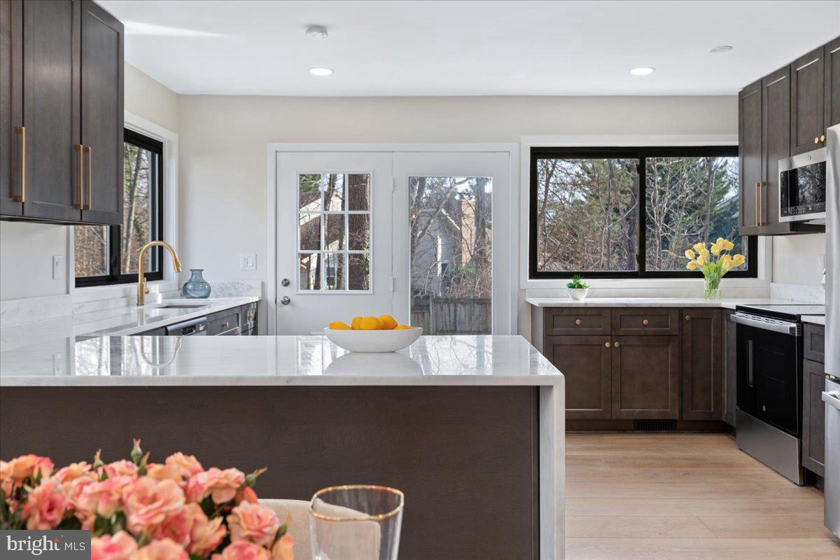 123 HILLSDALE DR, STERLING, Virginia 20164, 4 Bedrooms Bedrooms, ,2 BathroomsBathrooms,Residential,For sale,123 HILLSDALE DR,VALO2113546 MLS # VALO2113546