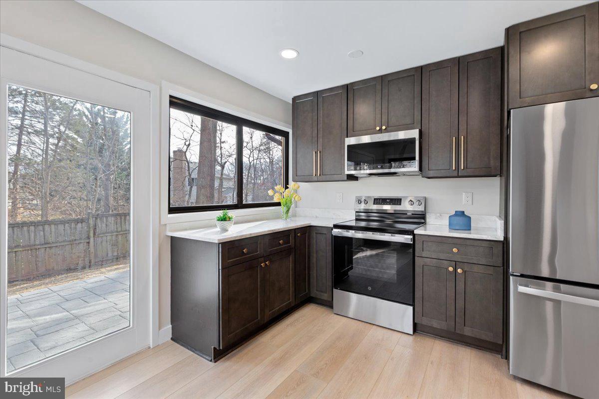 123 HILLSDALE DR, STERLING, Virginia 20164, 4 Bedrooms Bedrooms, ,2 BathroomsBathrooms,Residential,For sale,123 HILLSDALE DR,VALO2113546 MLS # VALO2113546