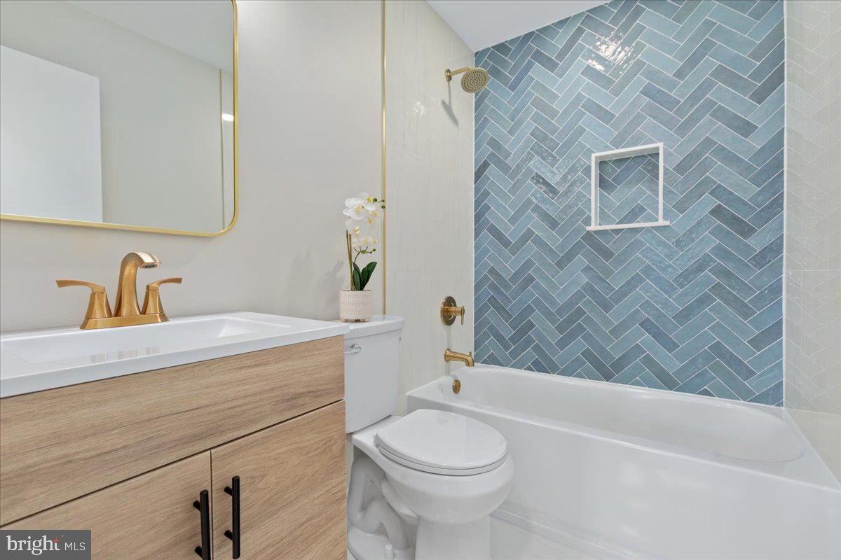 123 HILLSDALE DR, STERLING, Virginia 20164, 4 Bedrooms Bedrooms, ,2 BathroomsBathrooms,Residential,For sale,123 HILLSDALE DR,VALO2113546 MLS # VALO2113546