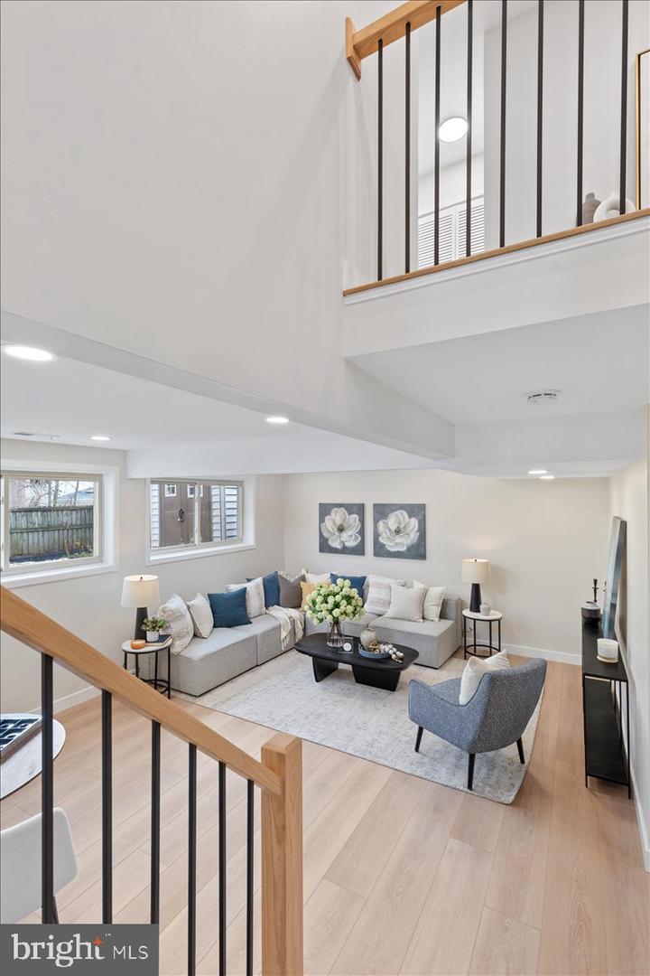 123 HILLSDALE DR, STERLING, Virginia 20164, 4 Bedrooms Bedrooms, ,2 BathroomsBathrooms,Residential,For sale,123 HILLSDALE DR,VALO2113546 MLS # VALO2113546