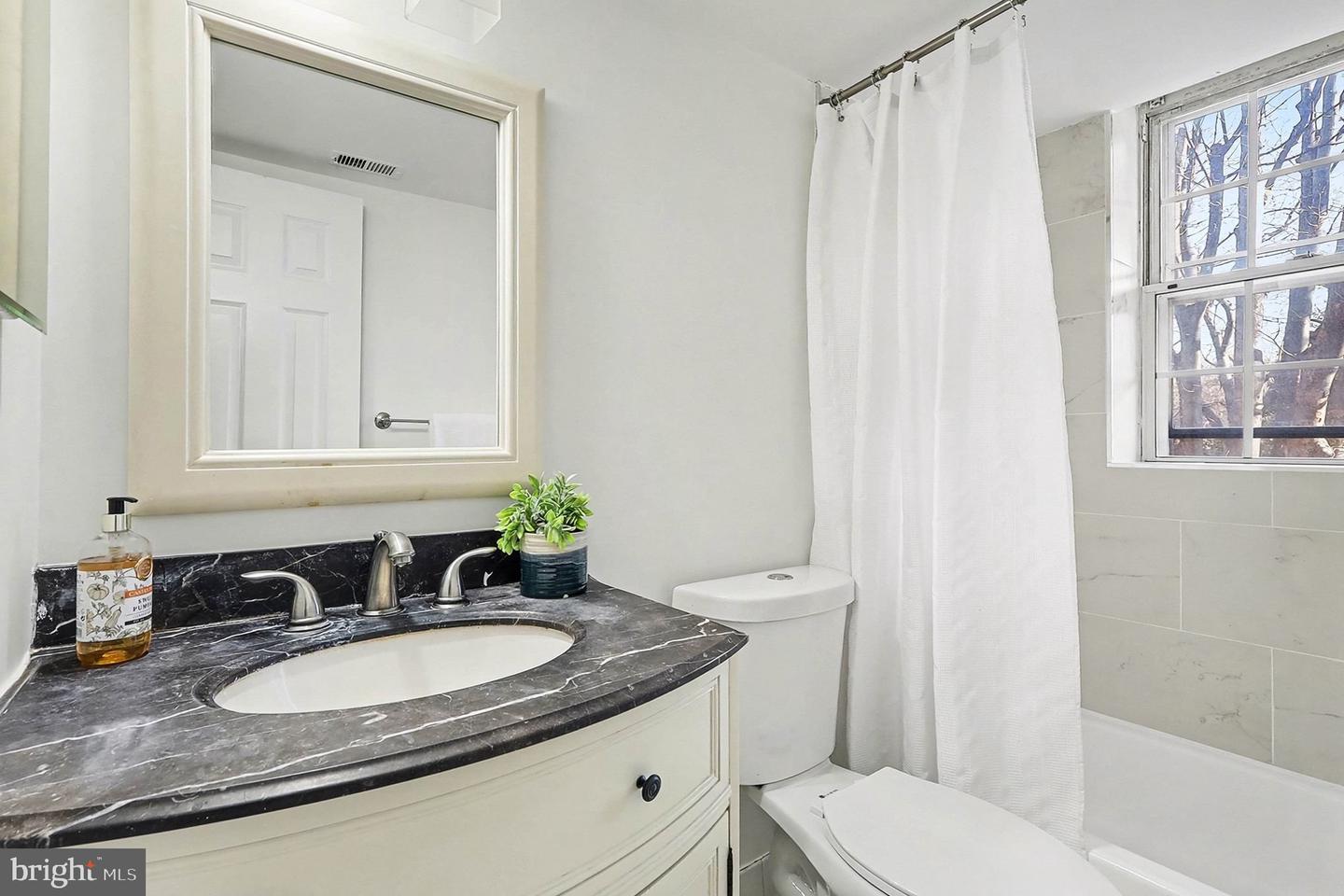 4810 29TH ST S #B1, ARLINGTON, Virginia 22206, 2 Bedrooms Bedrooms, ,1 BathroomBathrooms,Residential,For sale,4810 29TH ST S #B1,VAAR2067482 MLS # VAAR2067482