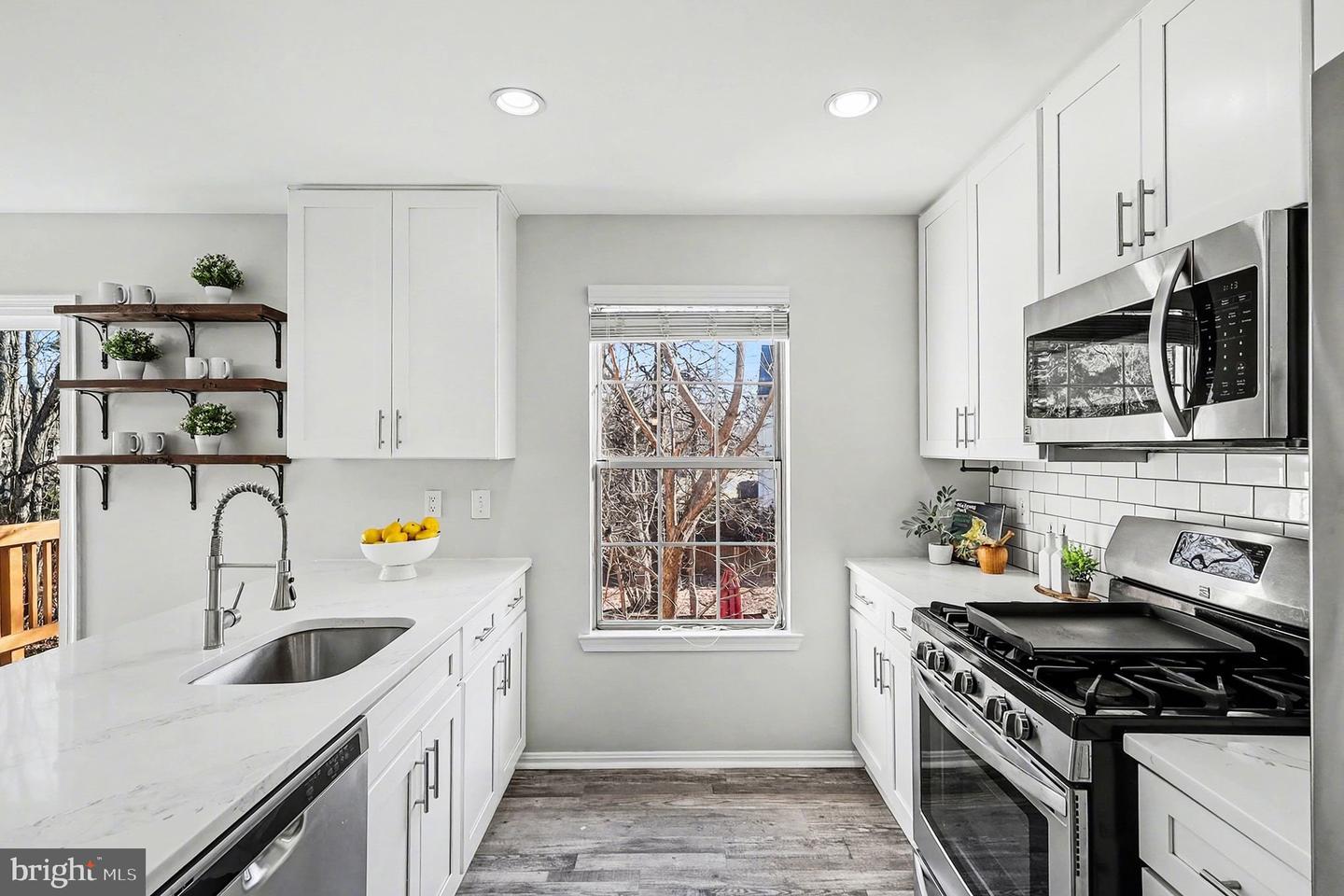 44102 GALA CIR, ASHBURN, Virginia 20147, 3 Bedrooms Bedrooms, ,2 BathroomsBathrooms,Residential,For sale,44102 GALA CIR,VALO2113580 MLS # VALO2113580