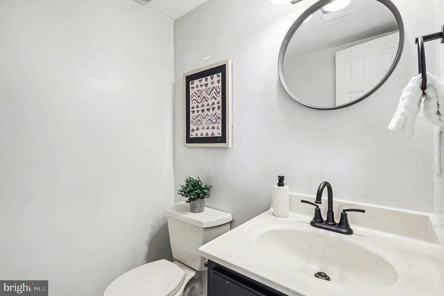 44102 GALA CIR, ASHBURN, Virginia 20147, 3 Bedrooms Bedrooms, ,2 BathroomsBathrooms,Residential,For sale,44102 GALA CIR,VALO2113580 MLS # VALO2113580