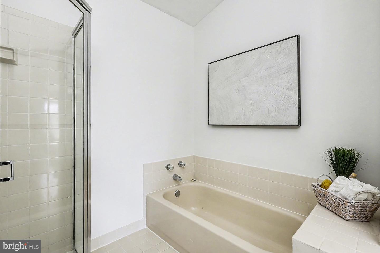 44102 GALA CIR, ASHBURN, Virginia 20147, 3 Bedrooms Bedrooms, ,2 BathroomsBathrooms,Residential,For sale,44102 GALA CIR,VALO2113580 MLS # VALO2113580