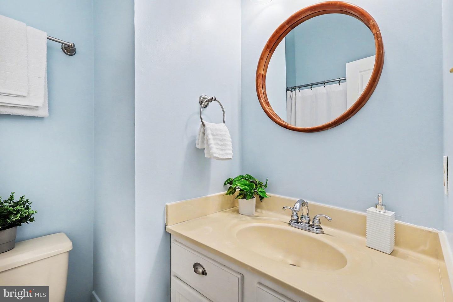 44102 GALA CIR, ASHBURN, Virginia 20147, 3 Bedrooms Bedrooms, ,2 BathroomsBathrooms,Residential,For sale,44102 GALA CIR,VALO2113580 MLS # VALO2113580