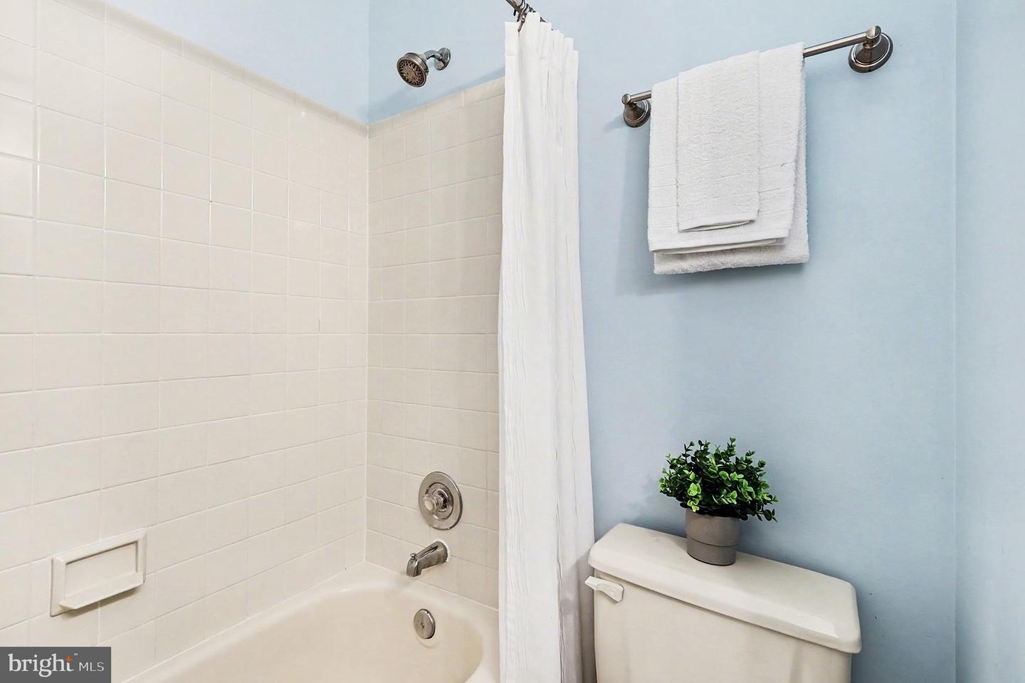 44102 GALA CIR, ASHBURN, Virginia 20147, 3 Bedrooms Bedrooms, ,2 BathroomsBathrooms,Residential,For sale,44102 GALA CIR,VALO2113580 MLS # VALO2113580