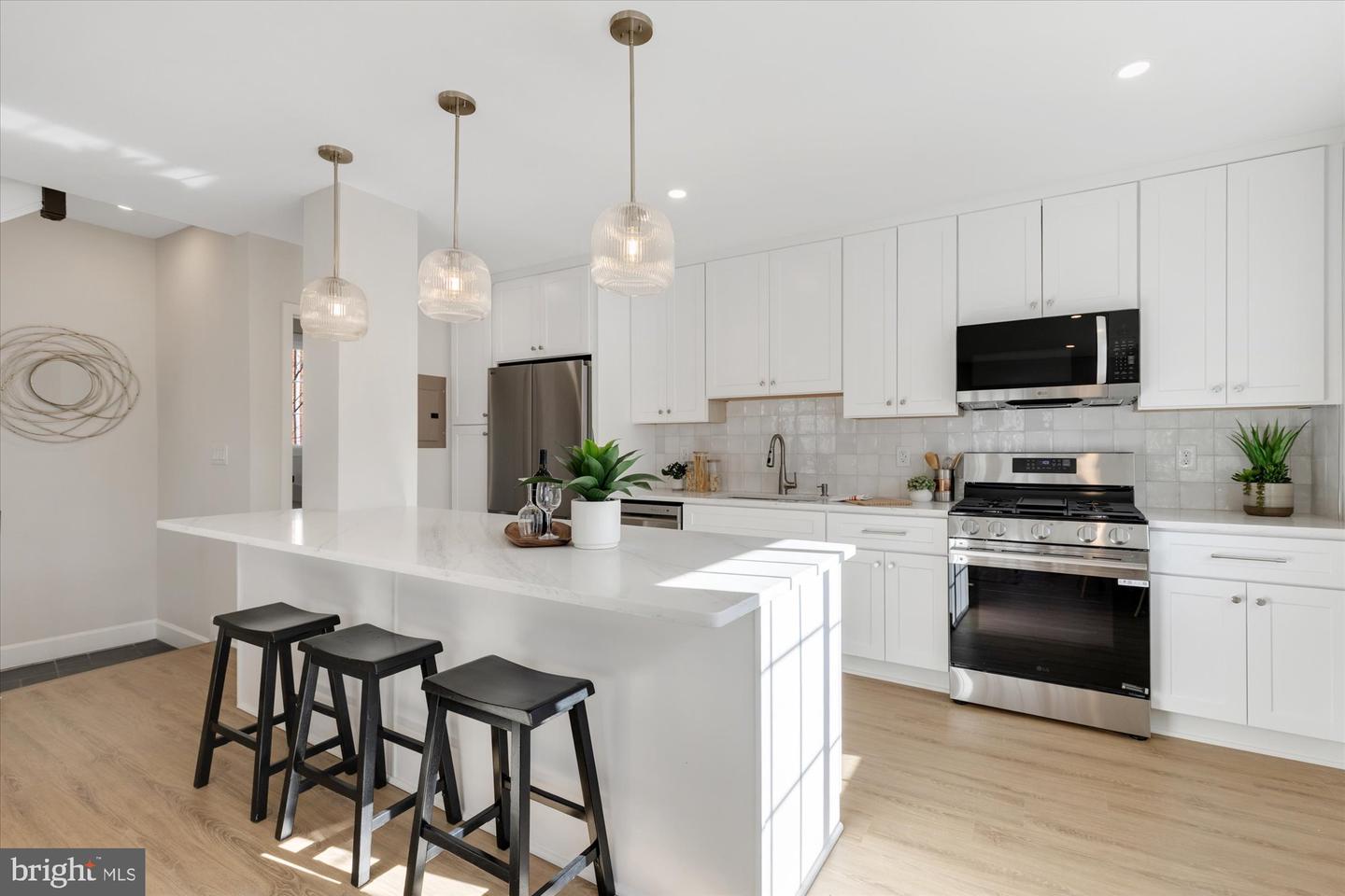 3254 GUNSTON RD, ALEXANDRIA, Virginia 22302, 2 Bedrooms Bedrooms, ,1 BathroomBathrooms,Residential,For sale,3254 GUNSTON RD,VAAX2052992 MLS # VAAX2052992