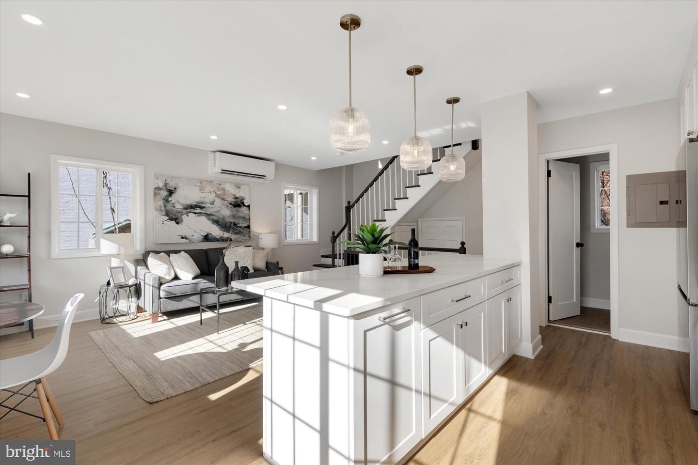 3254 GUNSTON RD, ALEXANDRIA, Virginia 22302, 2 Bedrooms Bedrooms, ,1 BathroomBathrooms,Residential,For sale,3254 GUNSTON RD,VAAX2052992 MLS # VAAX2052992