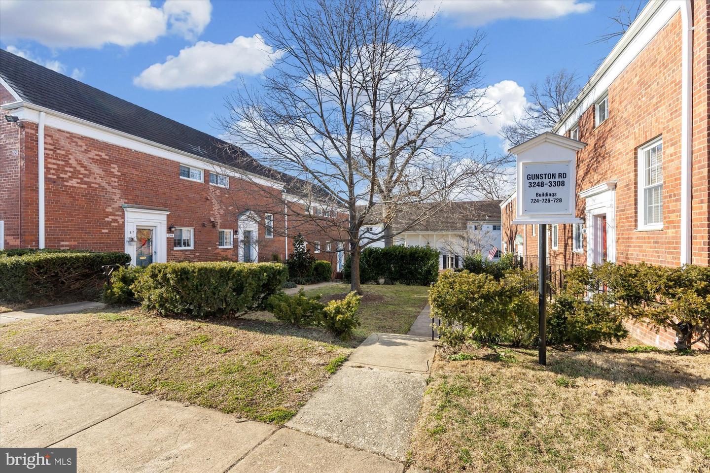 3254 GUNSTON RD, ALEXANDRIA, Virginia 22302, 2 Bedrooms Bedrooms, ,1 BathroomBathrooms,Residential,For sale,3254 GUNSTON RD,VAAX2052992 MLS # VAAX2052992