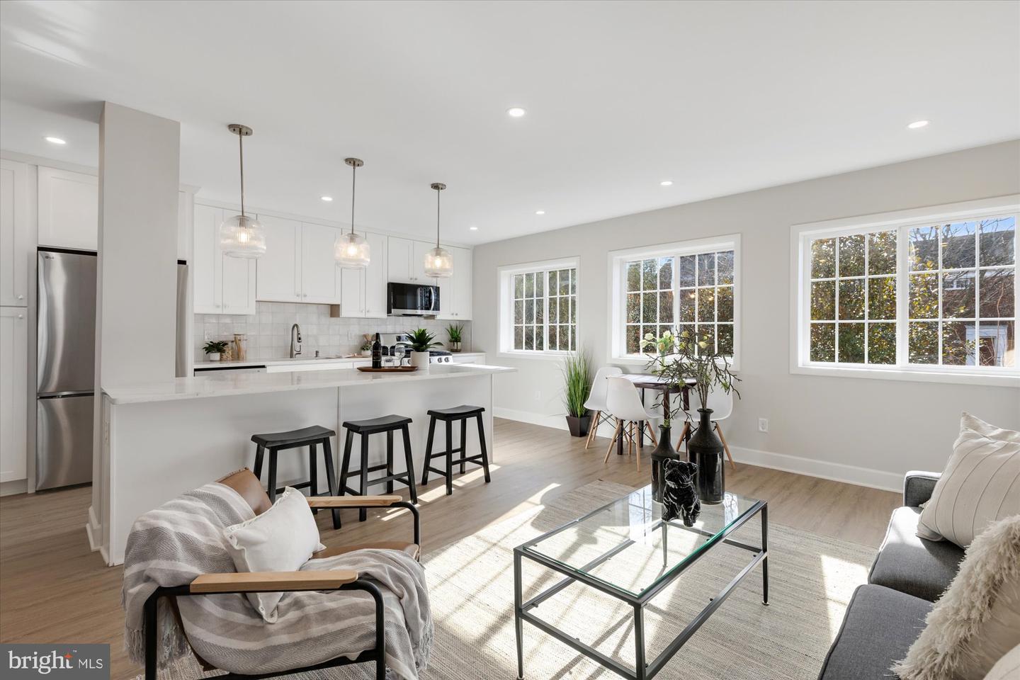 3254 GUNSTON RD, ALEXANDRIA, Virginia 22302, 2 Bedrooms Bedrooms, ,1 BathroomBathrooms,Residential,For sale,3254 GUNSTON RD,VAAX2052992 MLS # VAAX2052992