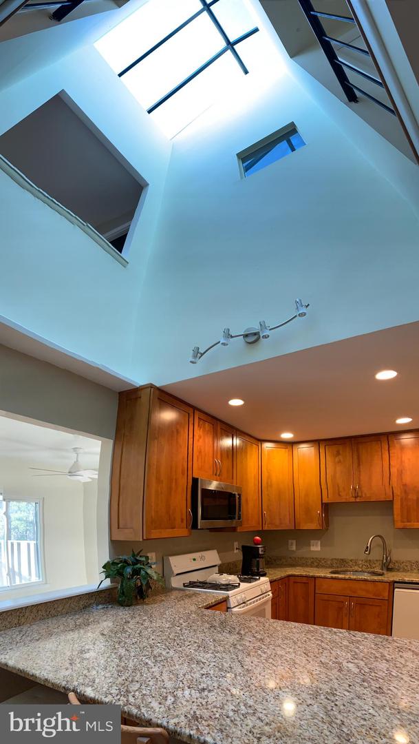 11854 S LAKES CT, RESTON, Virginia 20191, 3 Bedrooms Bedrooms, ,2 BathroomsBathrooms,Residential,For sale,11854 S LAKES CT,VAFX2284898 MLS # VAFX2284898