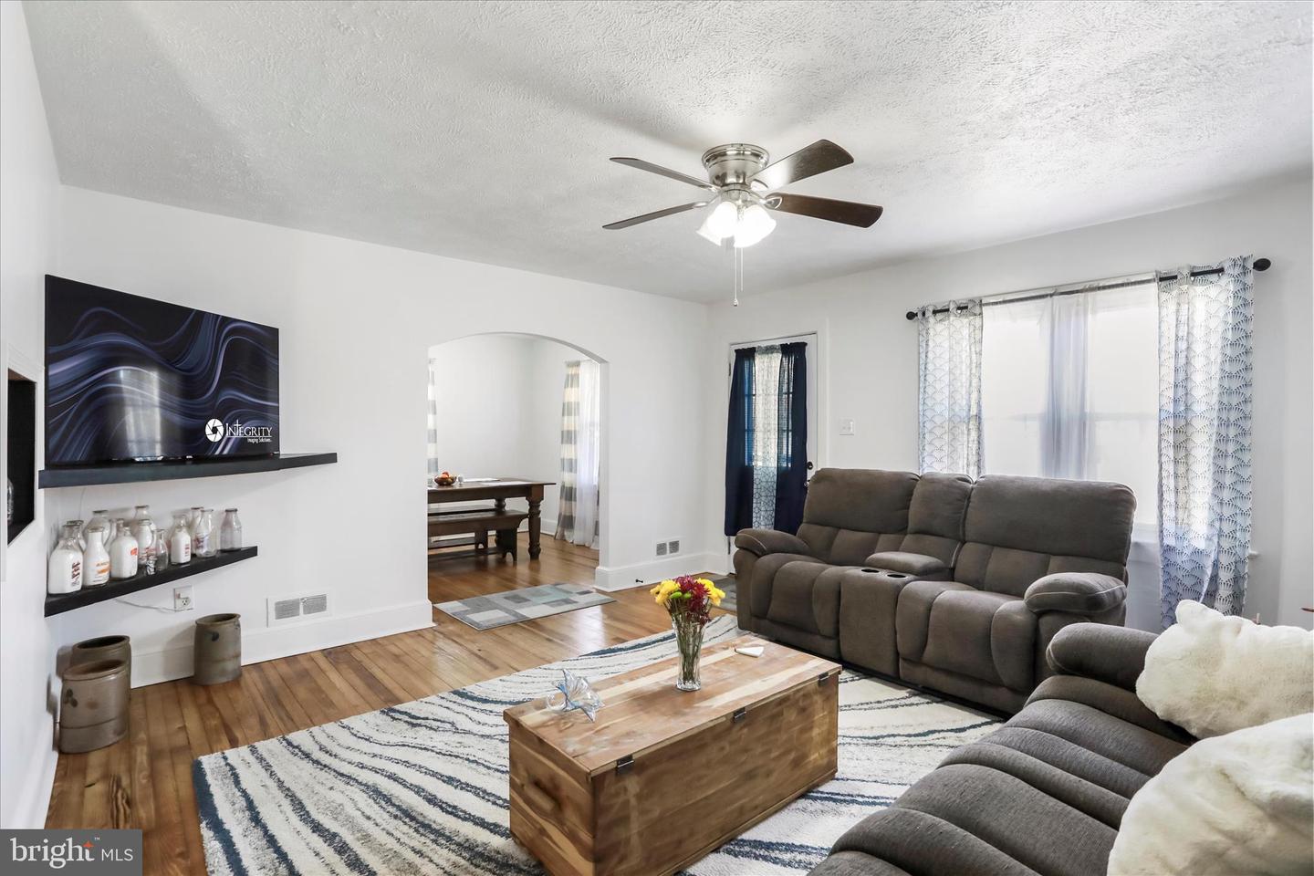 414 VIRGINIA AVE, FRONT ROYAL, Virginia 22630, 3 Bedrooms Bedrooms, ,2 BathroomsBathrooms,Residential,For sale,414 VIRGINIA AVE,VAWR2013084 MLS # VAWR2013084