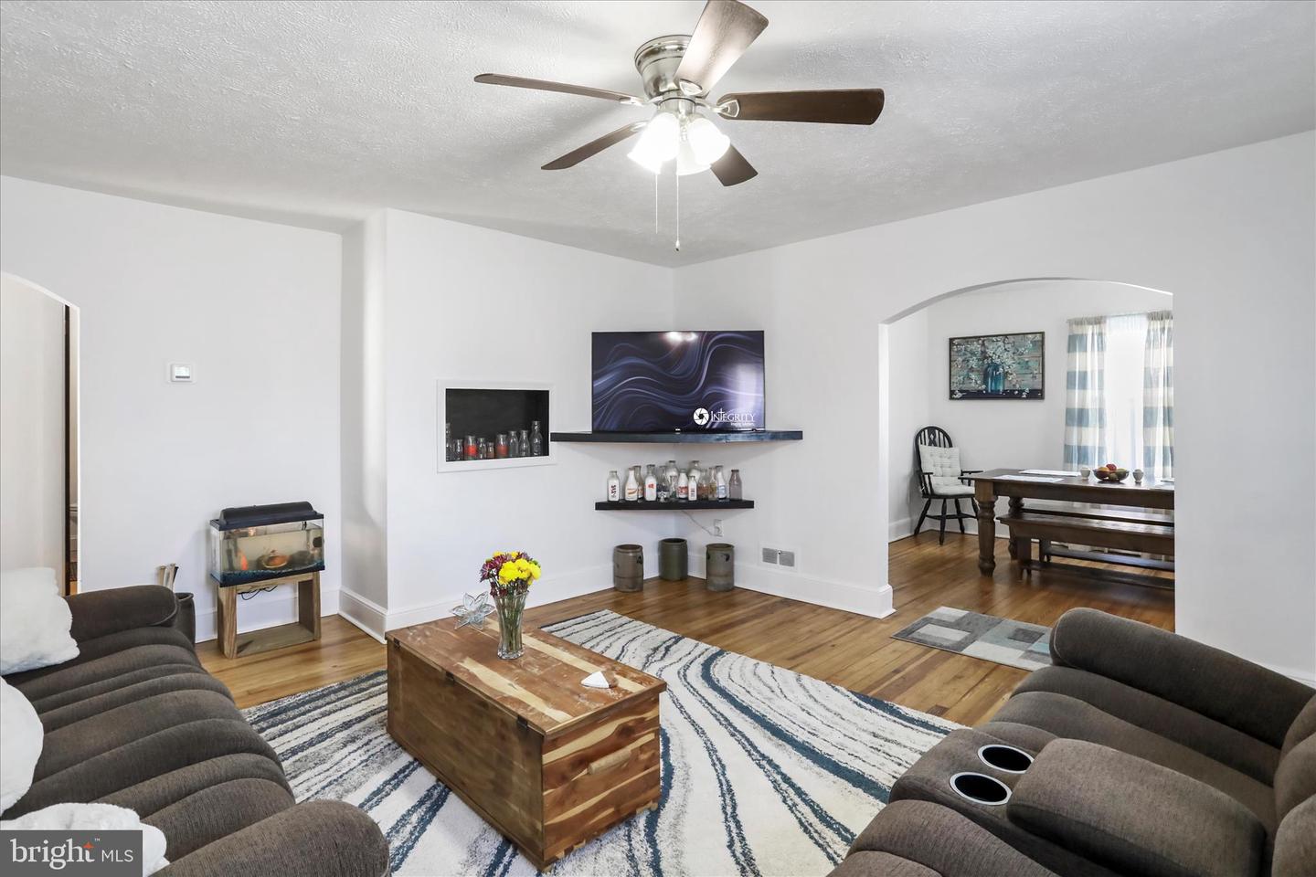 414 VIRGINIA AVE, FRONT ROYAL, Virginia 22630, 3 Bedrooms Bedrooms, ,2 BathroomsBathrooms,Residential,For sale,414 VIRGINIA AVE,VAWR2013084 MLS # VAWR2013084