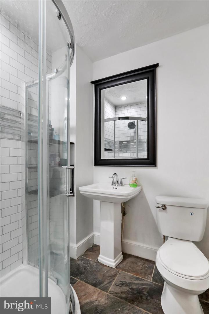 414 VIRGINIA AVE, FRONT ROYAL, Virginia 22630, 3 Bedrooms Bedrooms, ,2 BathroomsBathrooms,Residential,For sale,414 VIRGINIA AVE,VAWR2013084 MLS # VAWR2013084