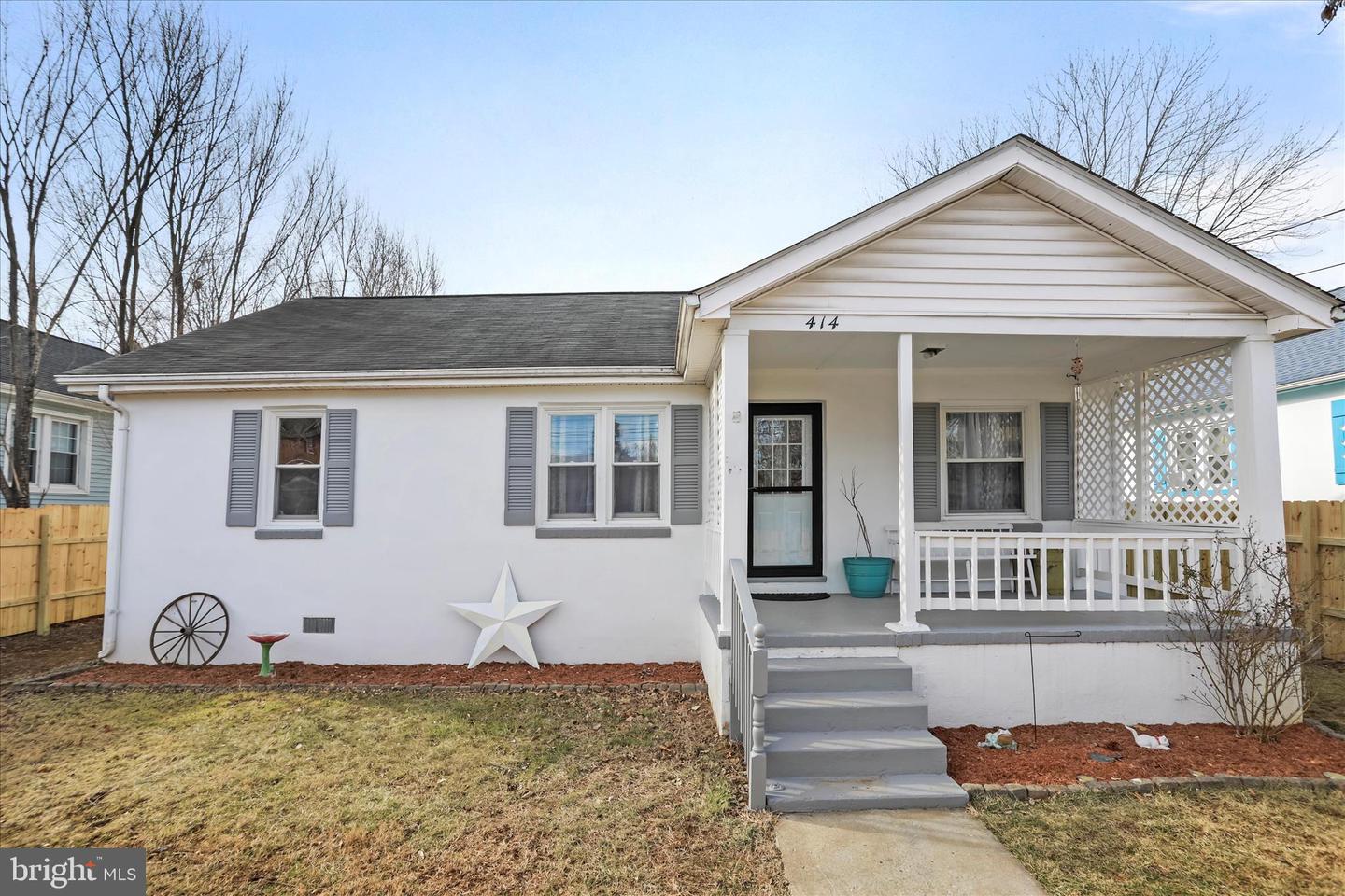 414 VIRGINIA AVE, FRONT ROYAL, Virginia 22630, 3 Bedrooms Bedrooms, ,2 BathroomsBathrooms,Residential,For sale,414 VIRGINIA AVE,VAWR2013084 MLS # VAWR2013084
