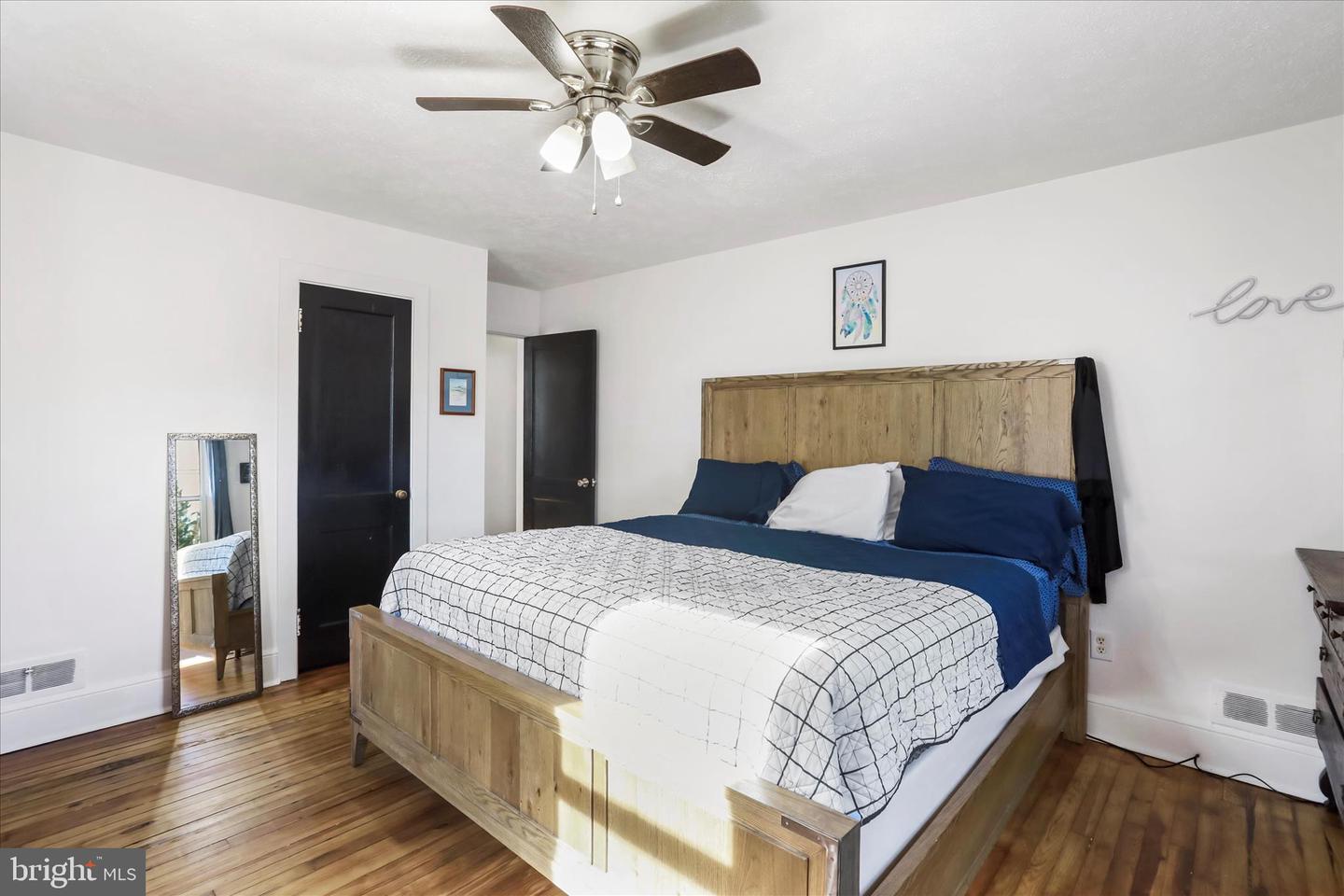 414 VIRGINIA AVE, FRONT ROYAL, Virginia 22630, 3 Bedrooms Bedrooms, ,2 BathroomsBathrooms,Residential,For sale,414 VIRGINIA AVE,VAWR2013084 MLS # VAWR2013084