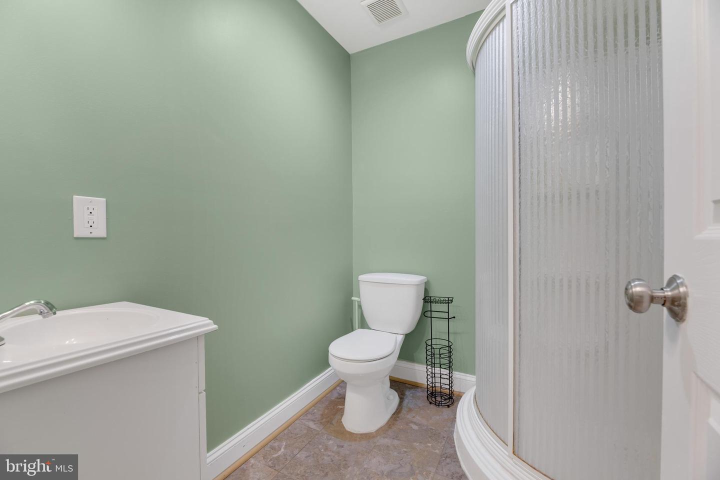 1917 ROSEDALE ST NE #3, WASHINGTON, District Of Columbia 20002, 2 Bedrooms Bedrooms, ,2 BathroomsBathrooms,Residential,For sale,1917 ROSEDALE ST NE #3,DCDC2240650 MLS # DCDC2240650