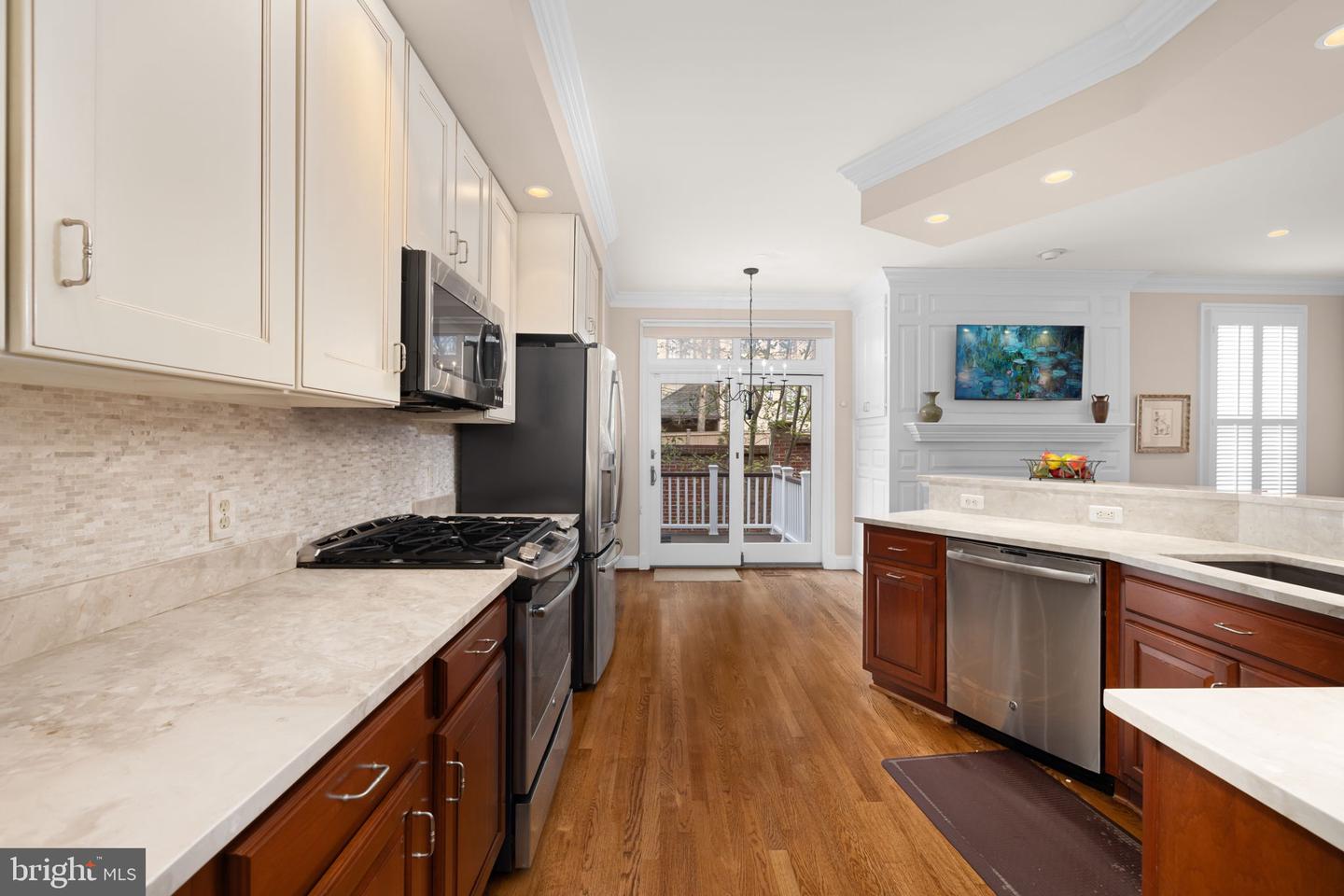 1502 HAMPTON HILL CIR, MCLEAN, Virginia 22101, 3 Bedrooms Bedrooms, ,3 BathroomsBathrooms,Residential,For sale,1502 HAMPTON HILL CIR,VAFX2285024 MLS # VAFX2285024