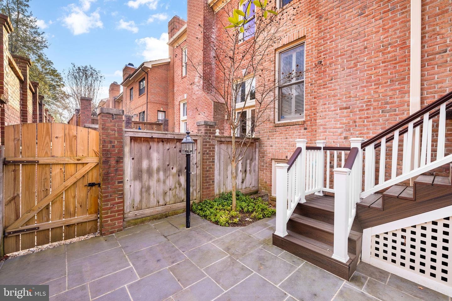 1502 HAMPTON HILL CIR, MCLEAN, Virginia 22101, 3 Bedrooms Bedrooms, ,3 BathroomsBathrooms,Residential,For sale,1502 HAMPTON HILL CIR,VAFX2285024 MLS # VAFX2285024