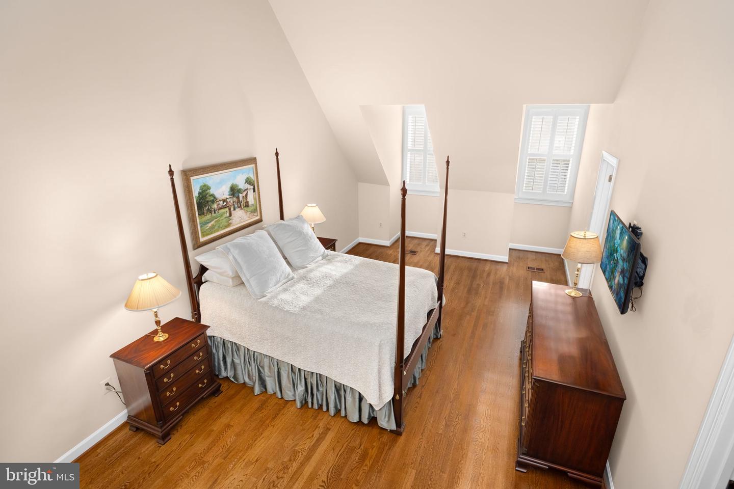 1502 HAMPTON HILL CIR, MCLEAN, Virginia 22101, 3 Bedrooms Bedrooms, ,3 BathroomsBathrooms,Residential,For sale,1502 HAMPTON HILL CIR,VAFX2285024 MLS # VAFX2285024