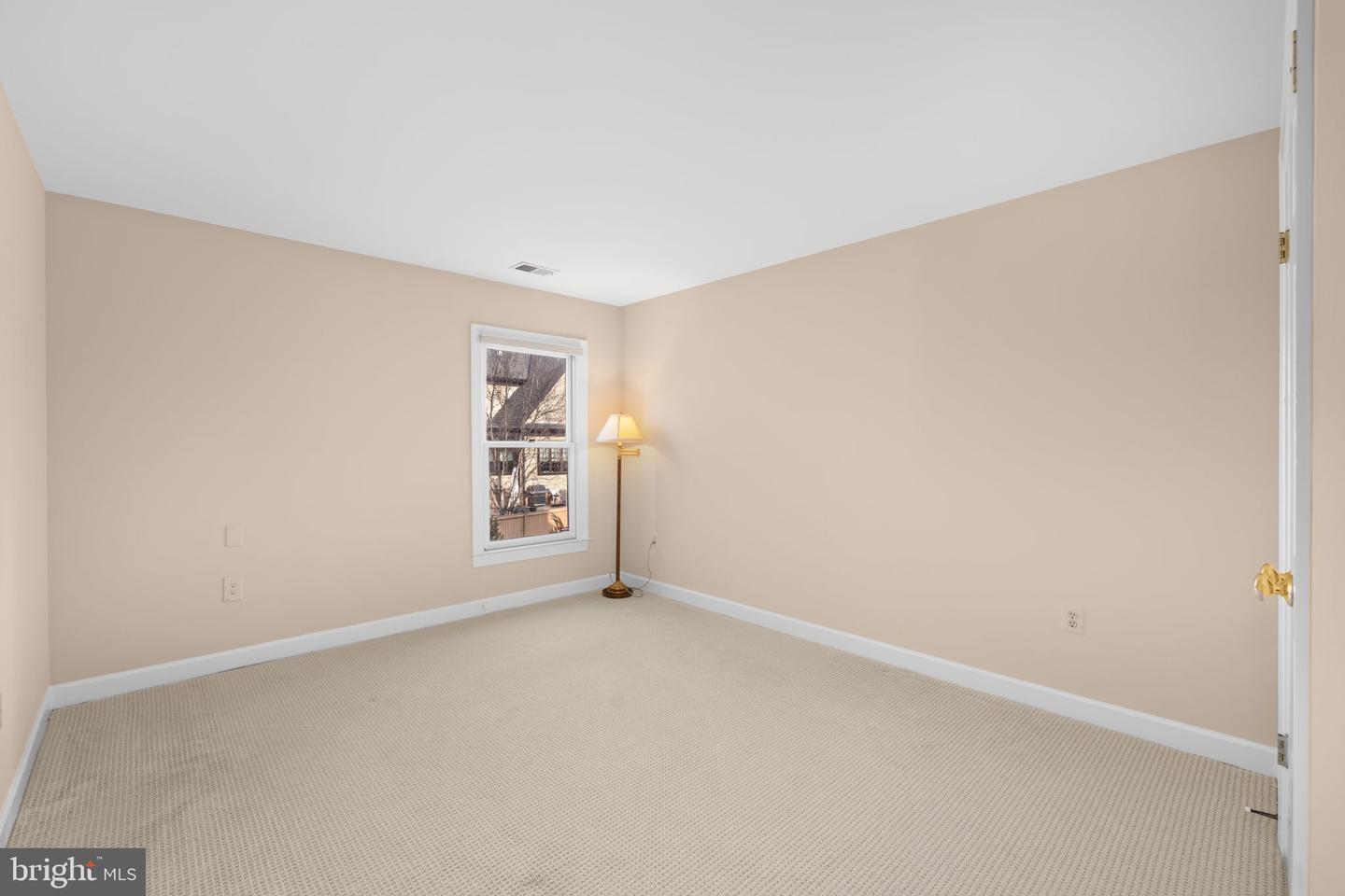 1502 HAMPTON HILL CIR, MCLEAN, Virginia 22101, 3 Bedrooms Bedrooms, ,3 BathroomsBathrooms,Residential,For sale,1502 HAMPTON HILL CIR,VAFX2285024 MLS # VAFX2285024