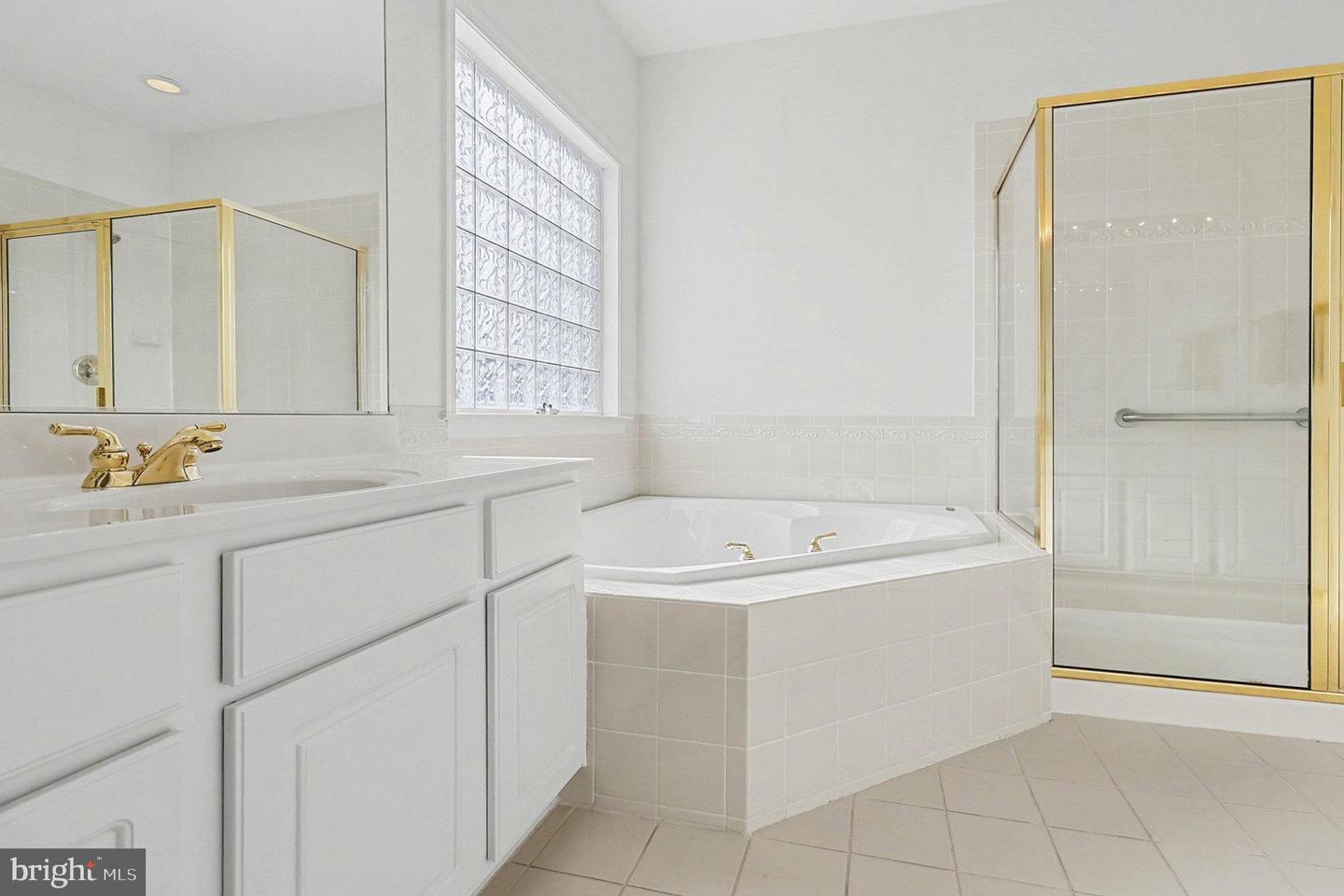 11 CARSON DR, FREDERICKSBURG, Virginia 22406, 3 Bedrooms Bedrooms, 13 Rooms Rooms,3 BathroomsBathrooms,Residential,For sale,11 CARSON DR,VAST2045138 MLS # VAST2045138