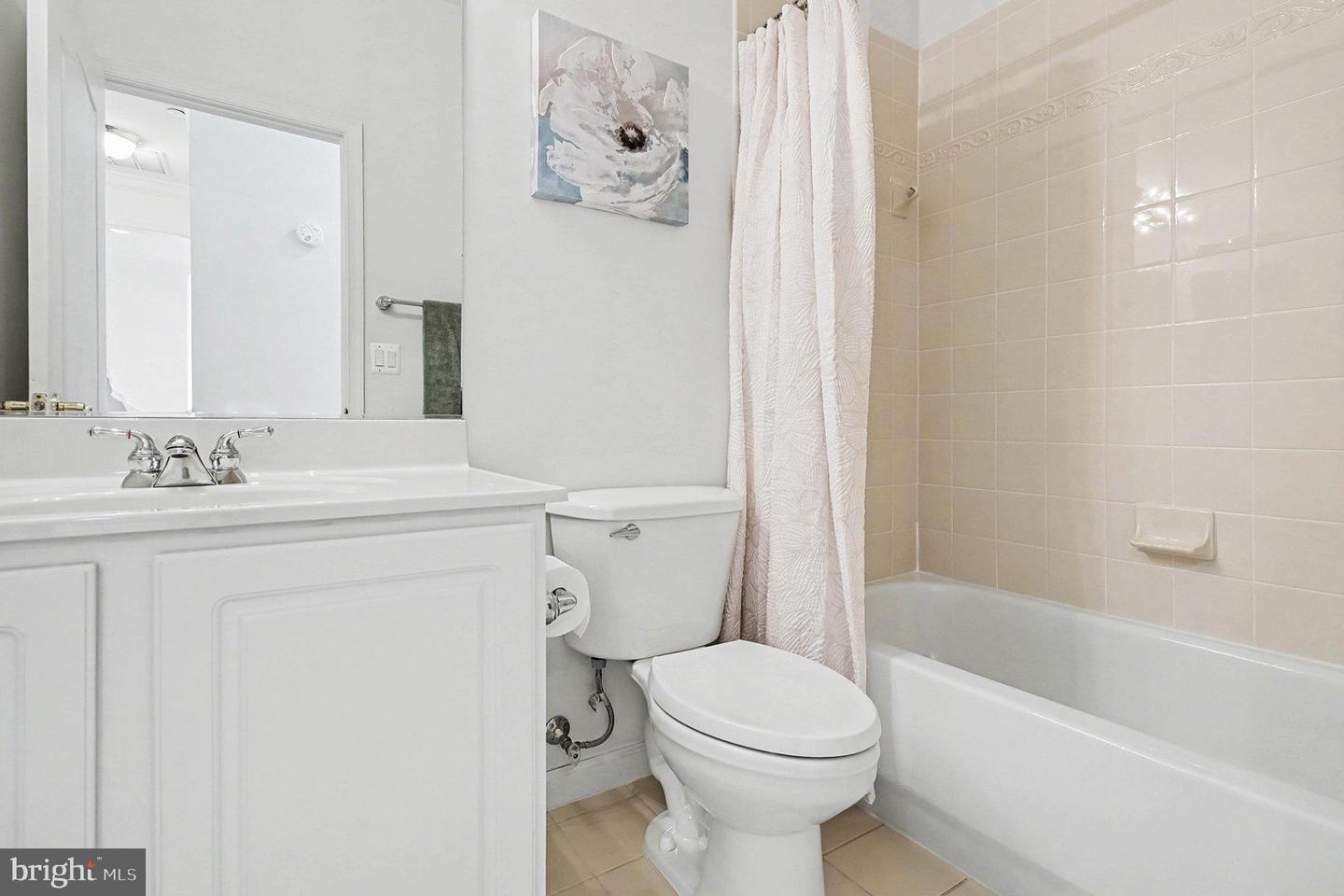 11 CARSON DR, FREDERICKSBURG, Virginia 22406, 3 Bedrooms Bedrooms, 13 Rooms Rooms,3 BathroomsBathrooms,Residential,For sale,11 CARSON DR,VAST2045138 MLS # VAST2045138