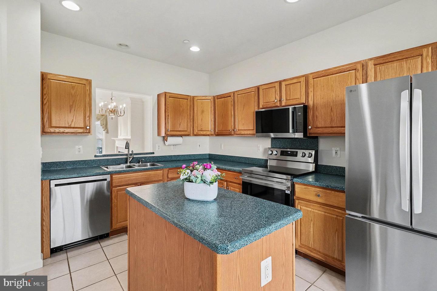 11 CARSON DR, FREDERICKSBURG, Virginia 22406, 3 Bedrooms Bedrooms, 13 Rooms Rooms,3 BathroomsBathrooms,Residential,For sale,11 CARSON DR,VAST2045138 MLS # VAST2045138