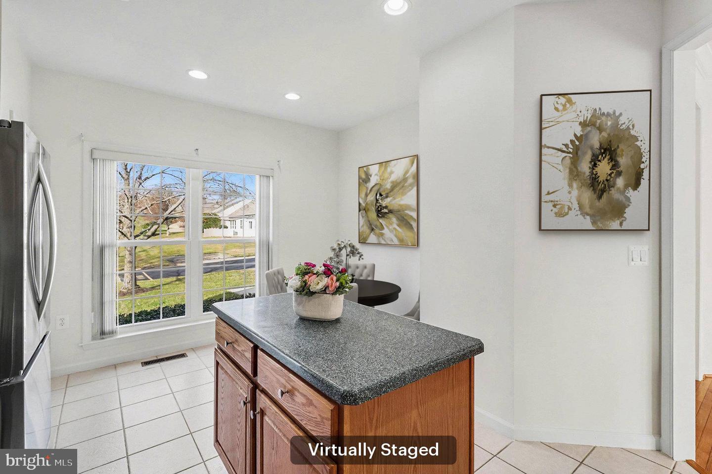 11 CARSON DR, FREDERICKSBURG, Virginia 22406, 3 Bedrooms Bedrooms, 13 Rooms Rooms,3 BathroomsBathrooms,Residential,For sale,11 CARSON DR,VAST2045138 MLS # VAST2045138