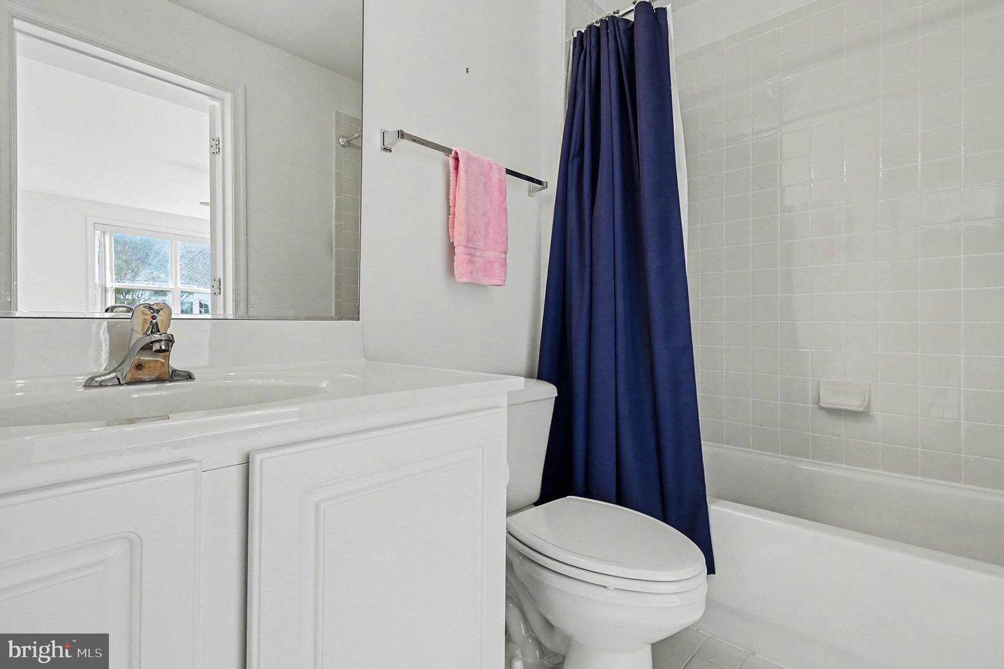 11 CARSON DR, FREDERICKSBURG, Virginia 22406, 3 Bedrooms Bedrooms, 13 Rooms Rooms,3 BathroomsBathrooms,Residential,For sale,11 CARSON DR,VAST2045138 MLS # VAST2045138