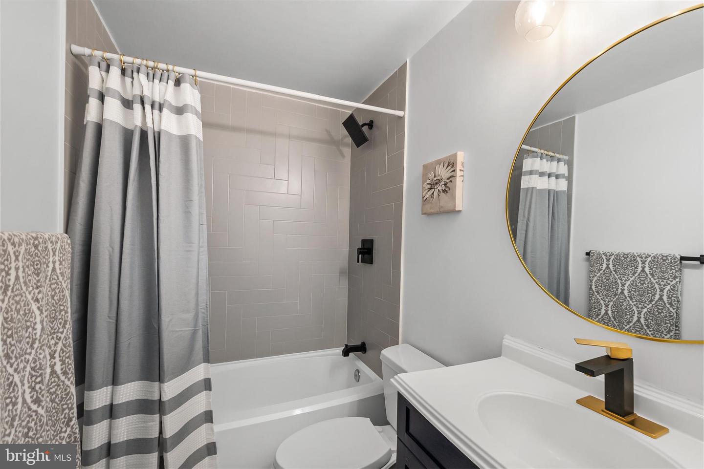 5213 CANNES CT, ALEXANDRIA, Virginia 22315, 4 Bedrooms Bedrooms, 4 Rooms Rooms,3 BathroomsBathrooms,Residential,For sale,5213 CANNES CT,VAFX2285146 MLS # VAFX2285146