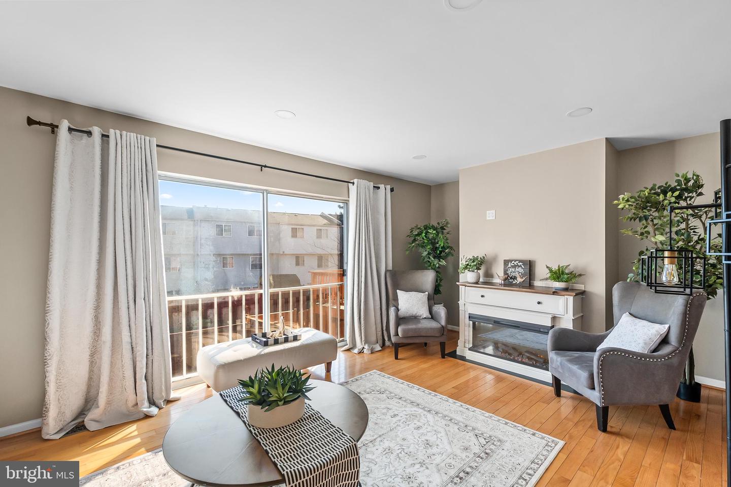 5213 CANNES CT, ALEXANDRIA, Virginia 22315, 4 Bedrooms Bedrooms, 4 Rooms Rooms,3 BathroomsBathrooms,Residential,For sale,5213 CANNES CT,VAFX2285146 MLS # VAFX2285146