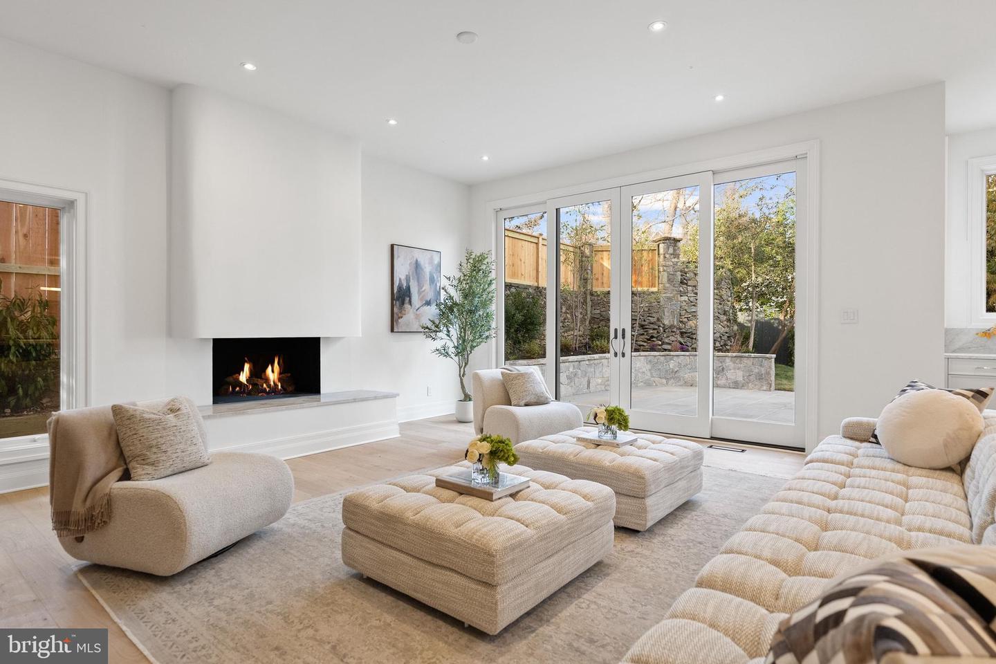 4433 CATHEDRAL AVE NW, WASHINGTON, District Of Columbia 20016, 7 Bedrooms Bedrooms, ,6 BathroomsBathrooms,Residential,For sale,4433 CATHEDRAL AVE NW,DCDC2240746 MLS # DCDC2240746